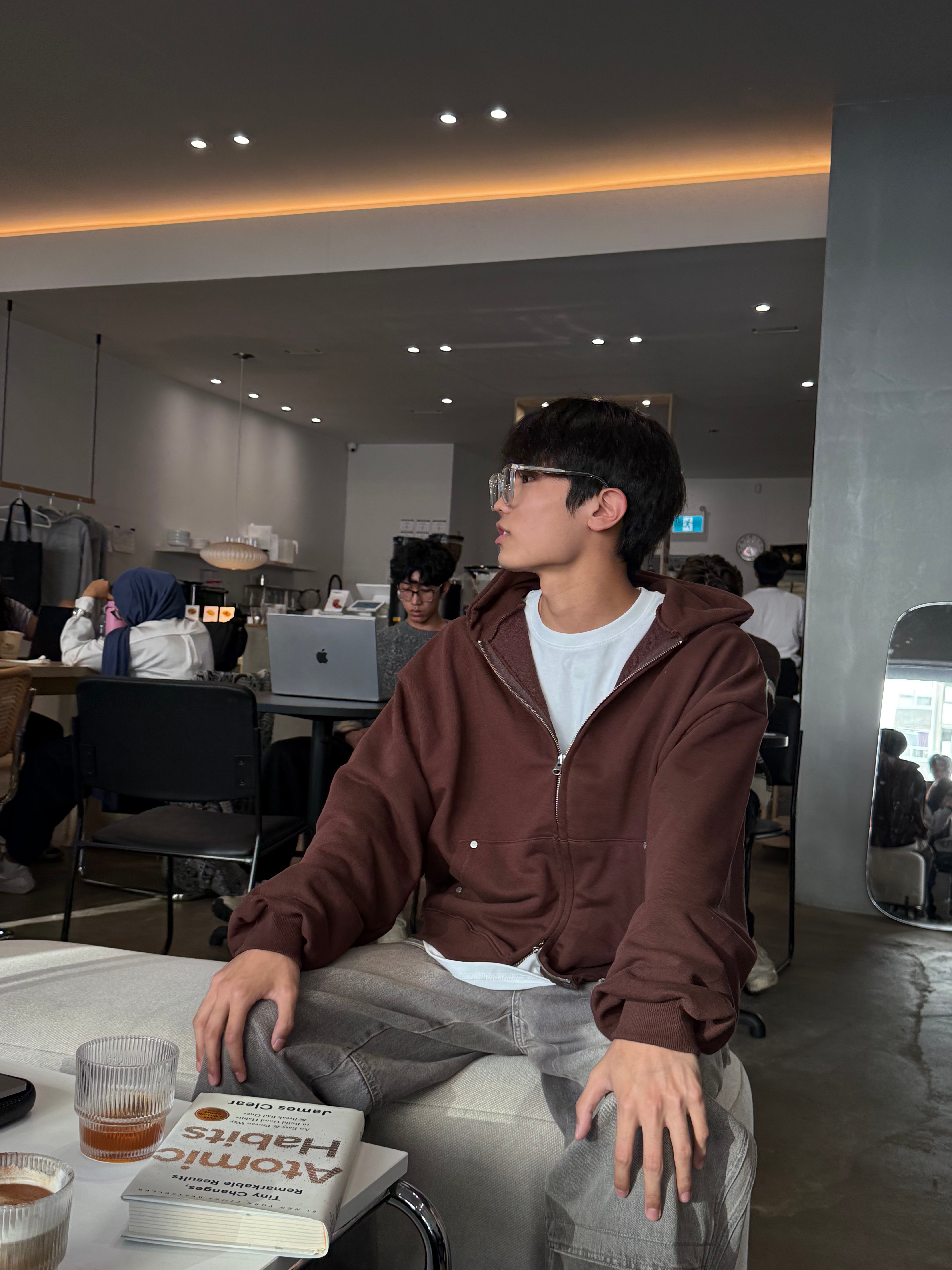 Brown Oversized Hoodie Zip up 001