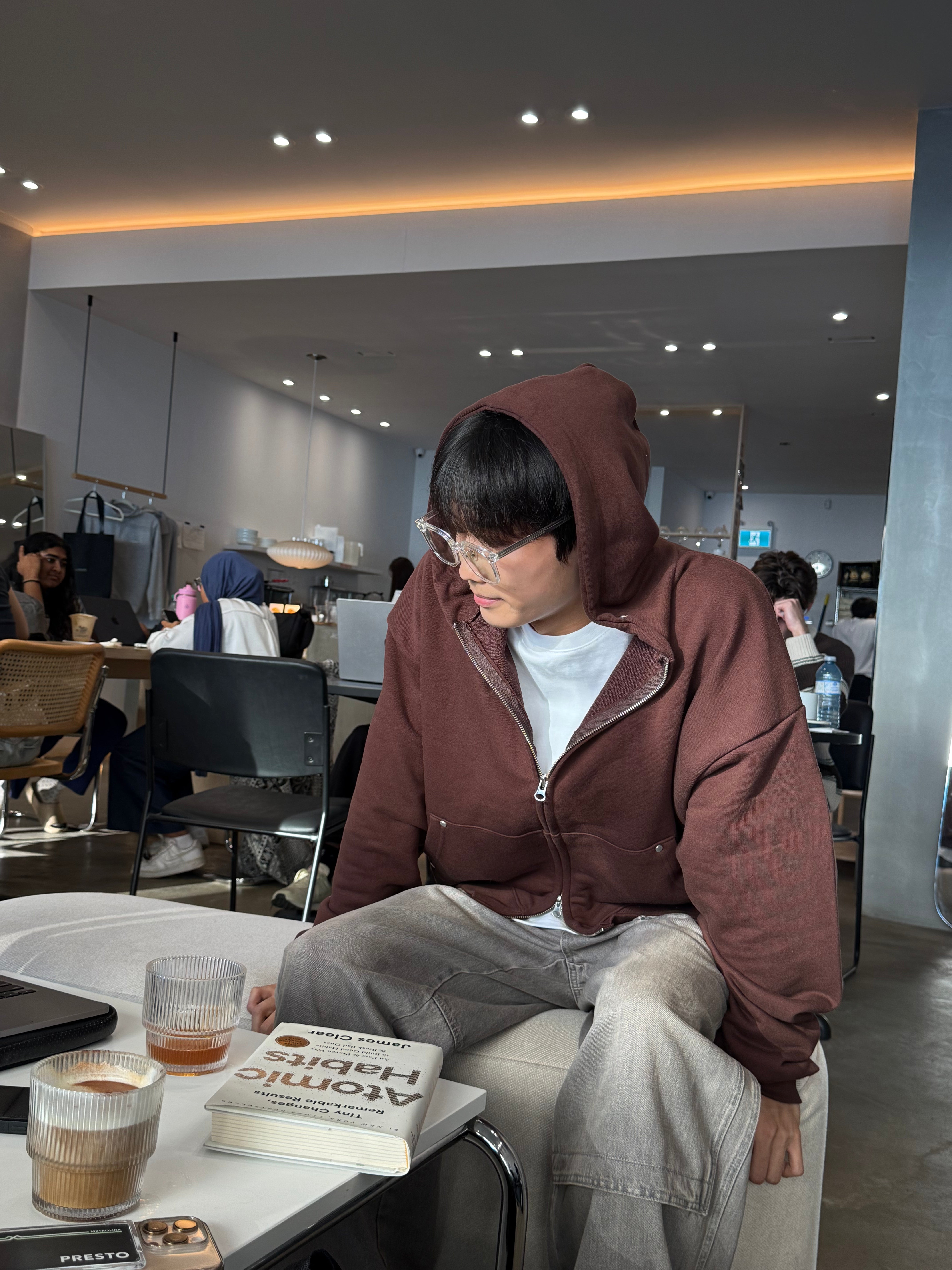Brown Oversized Hoodie Zip up 001