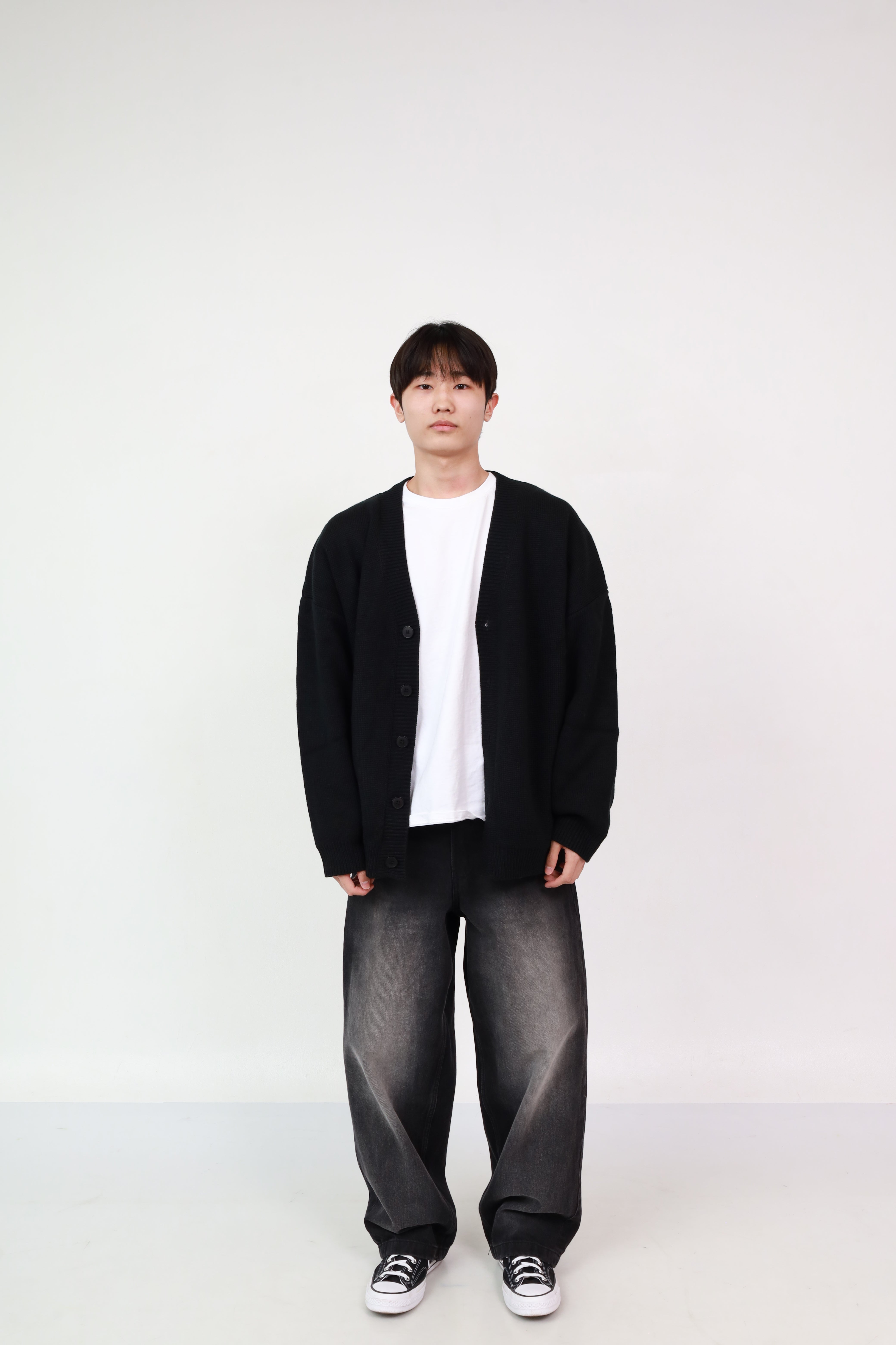 Cardigan Black + Wide Jeans Black