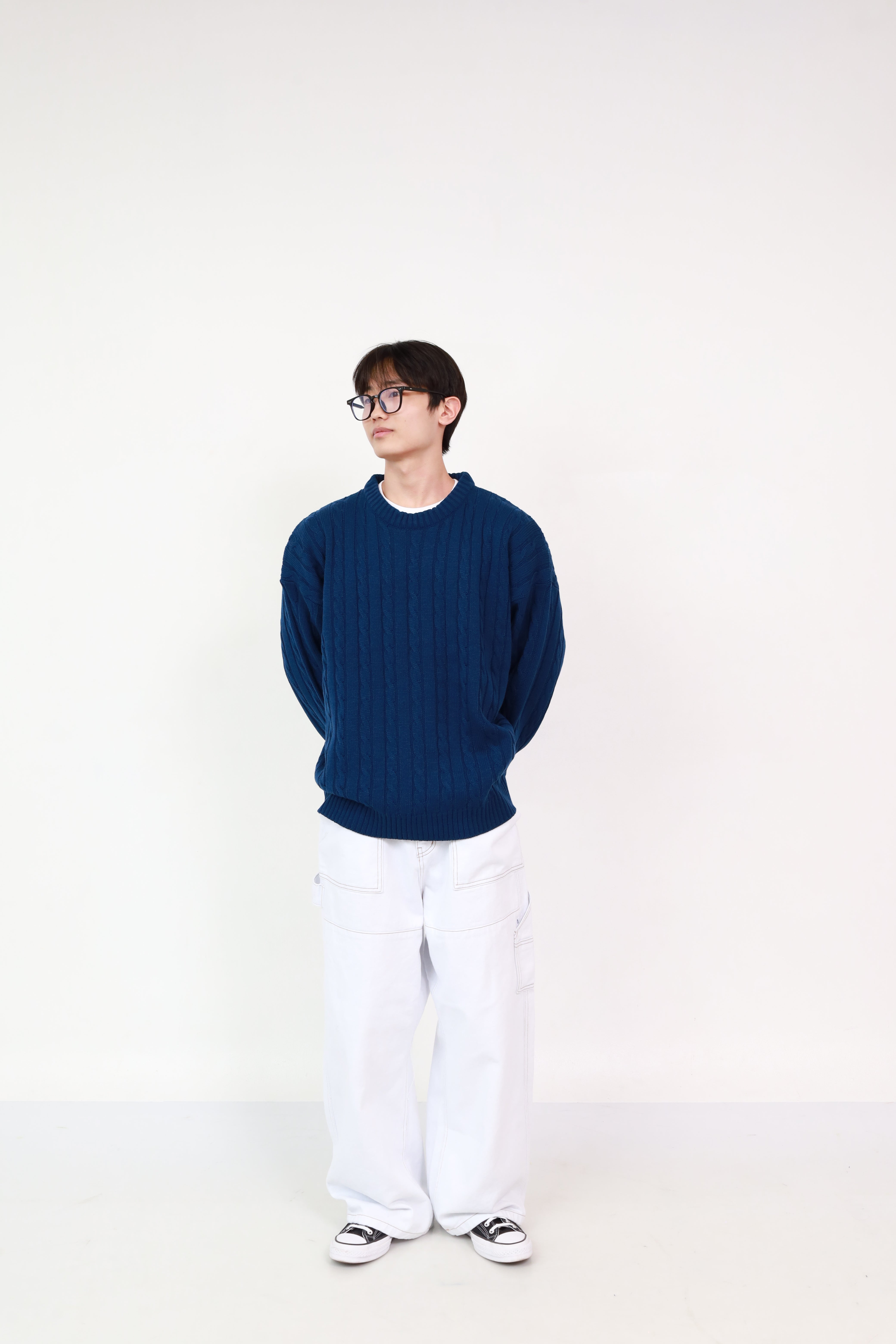 Plain Knit Navy +  Balloon Pants White