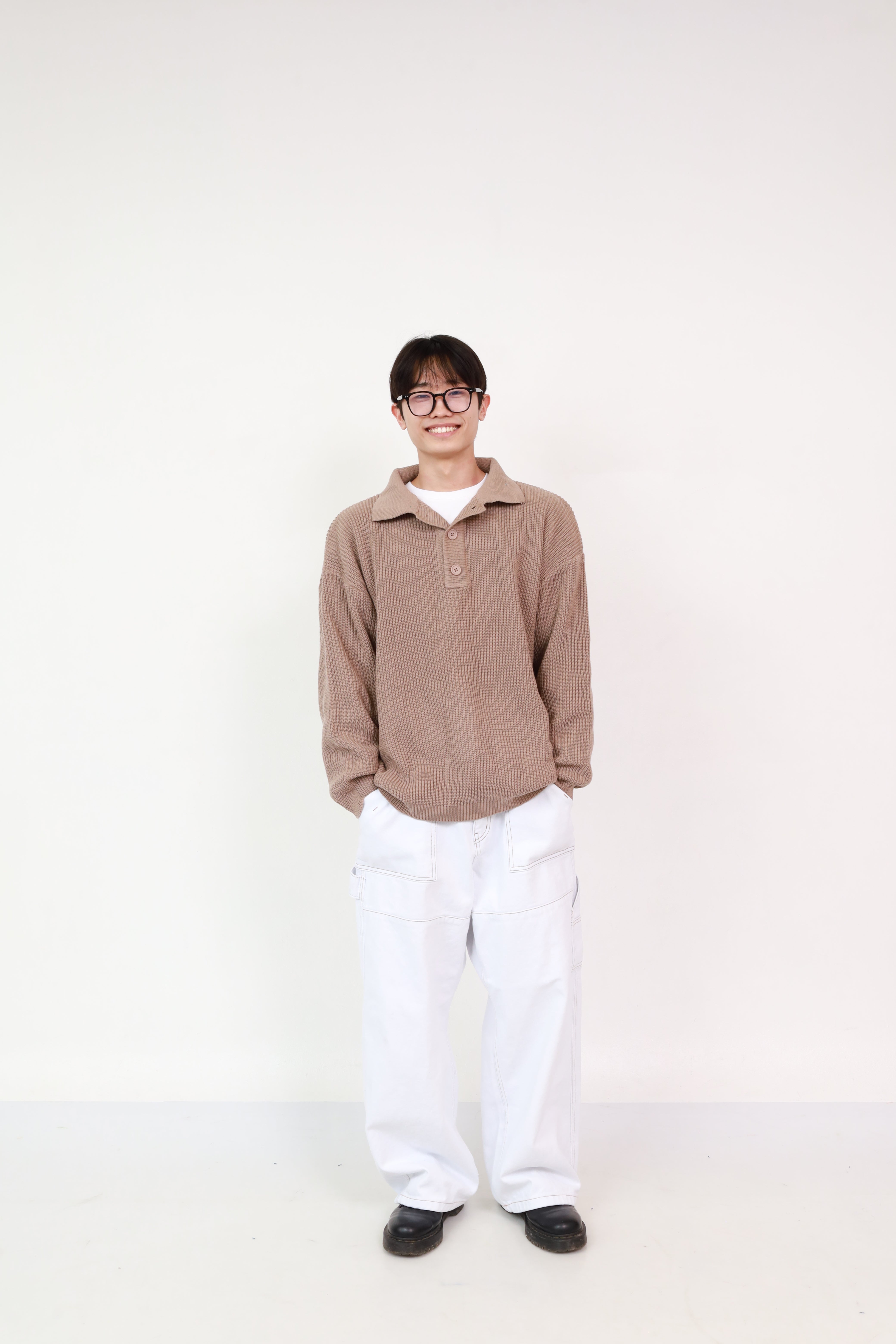 Button up Knit Dark Beige + Balloon Pants White