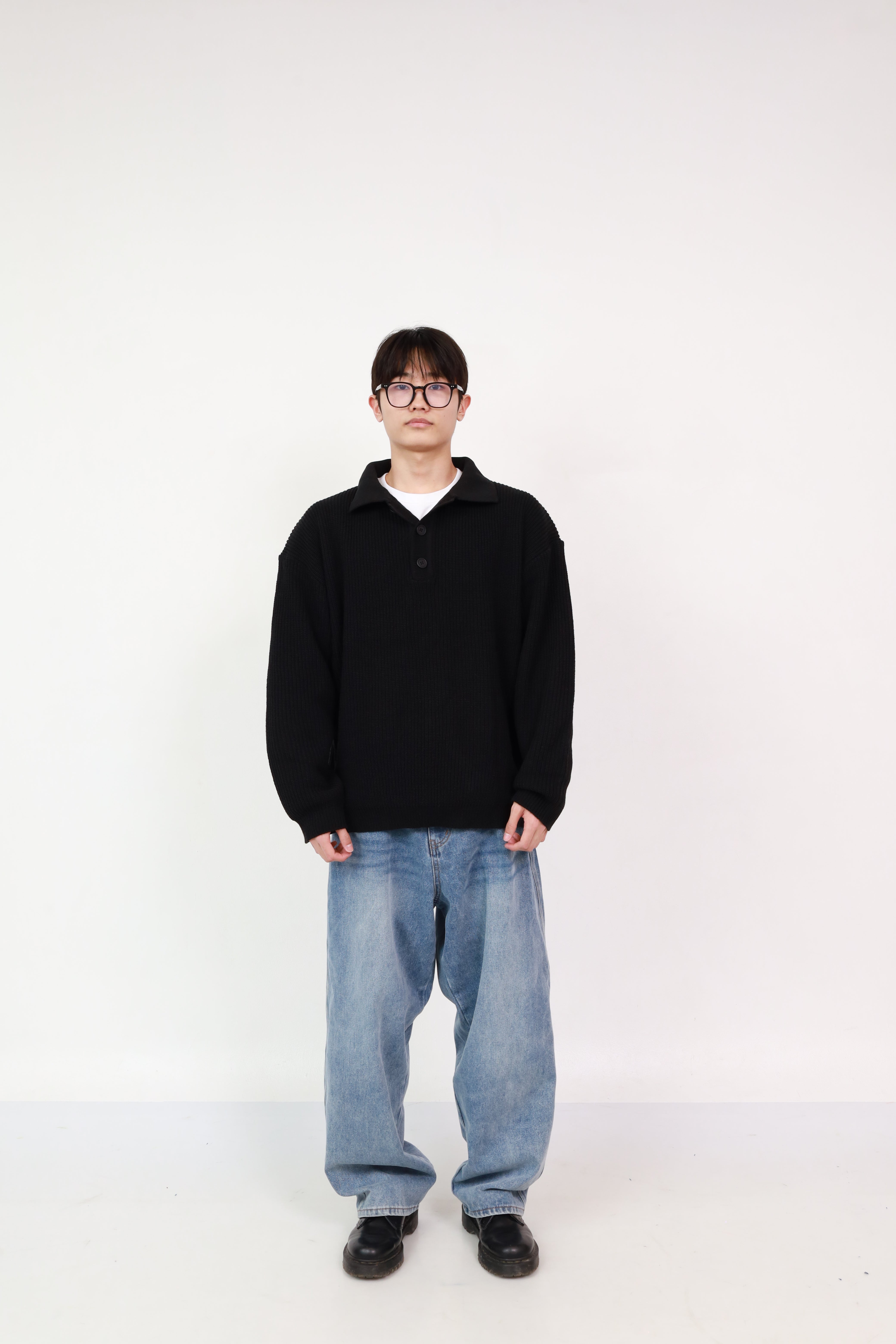Button up Knit Black + Wide Jeans Sky Blue