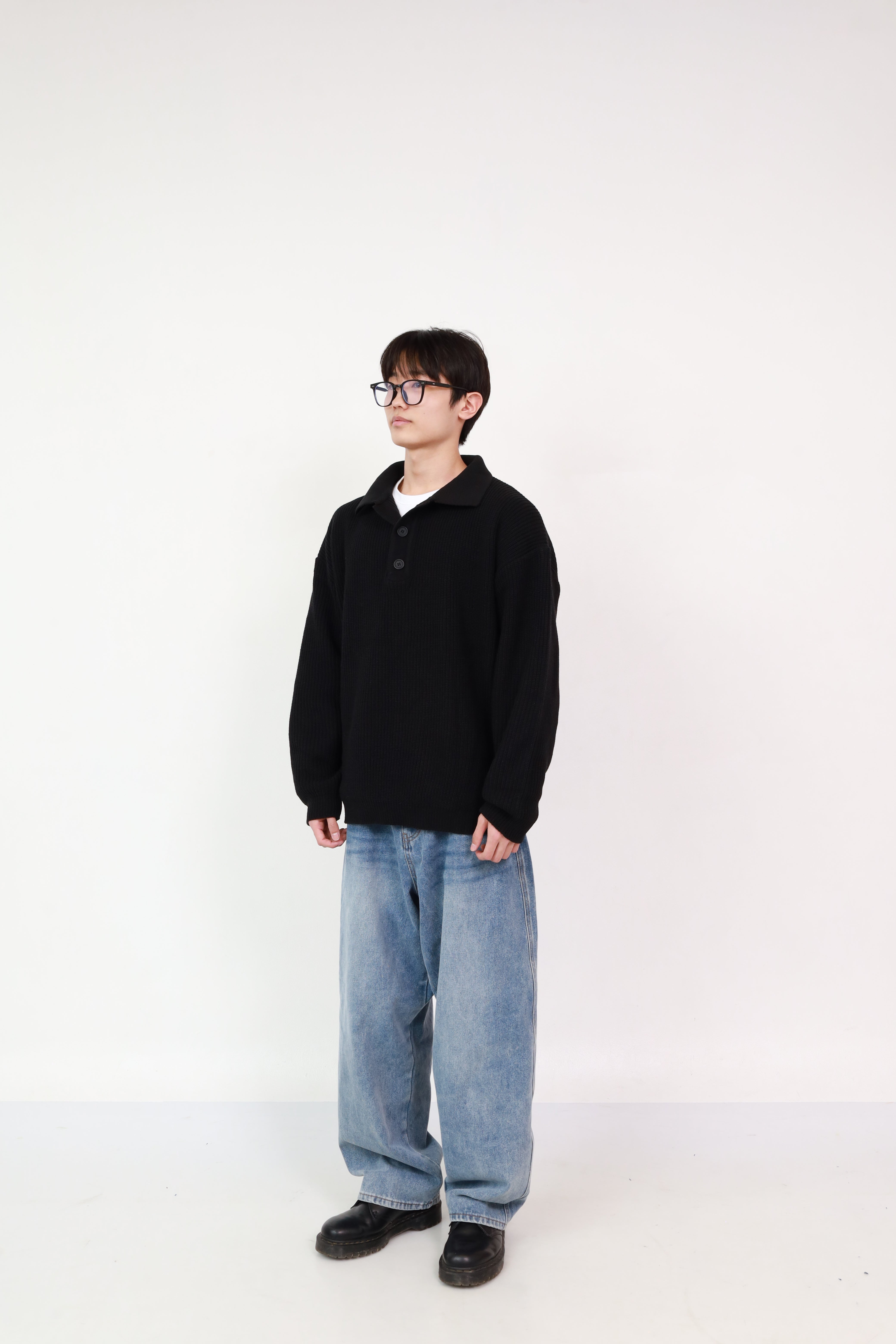 Button up Knit Black + Wide Jeans Sky Blue