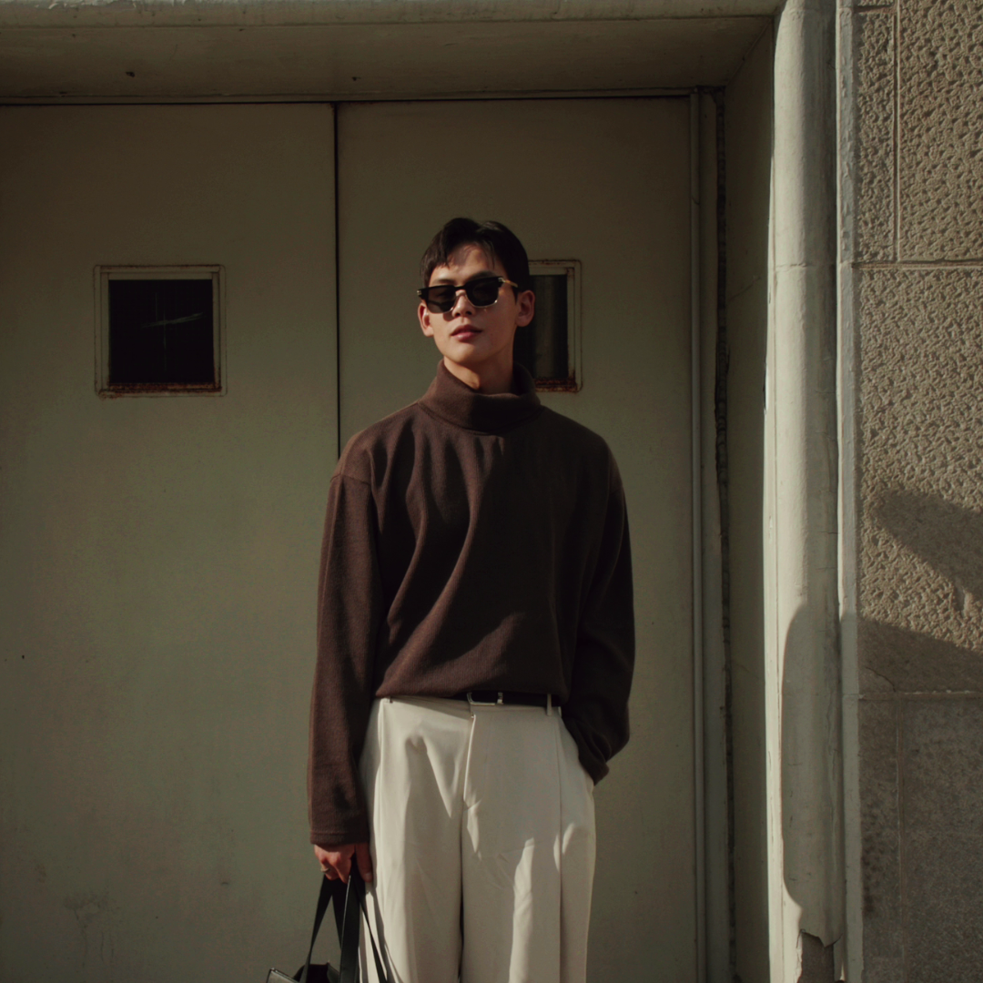 Brown Turtle Neck 001